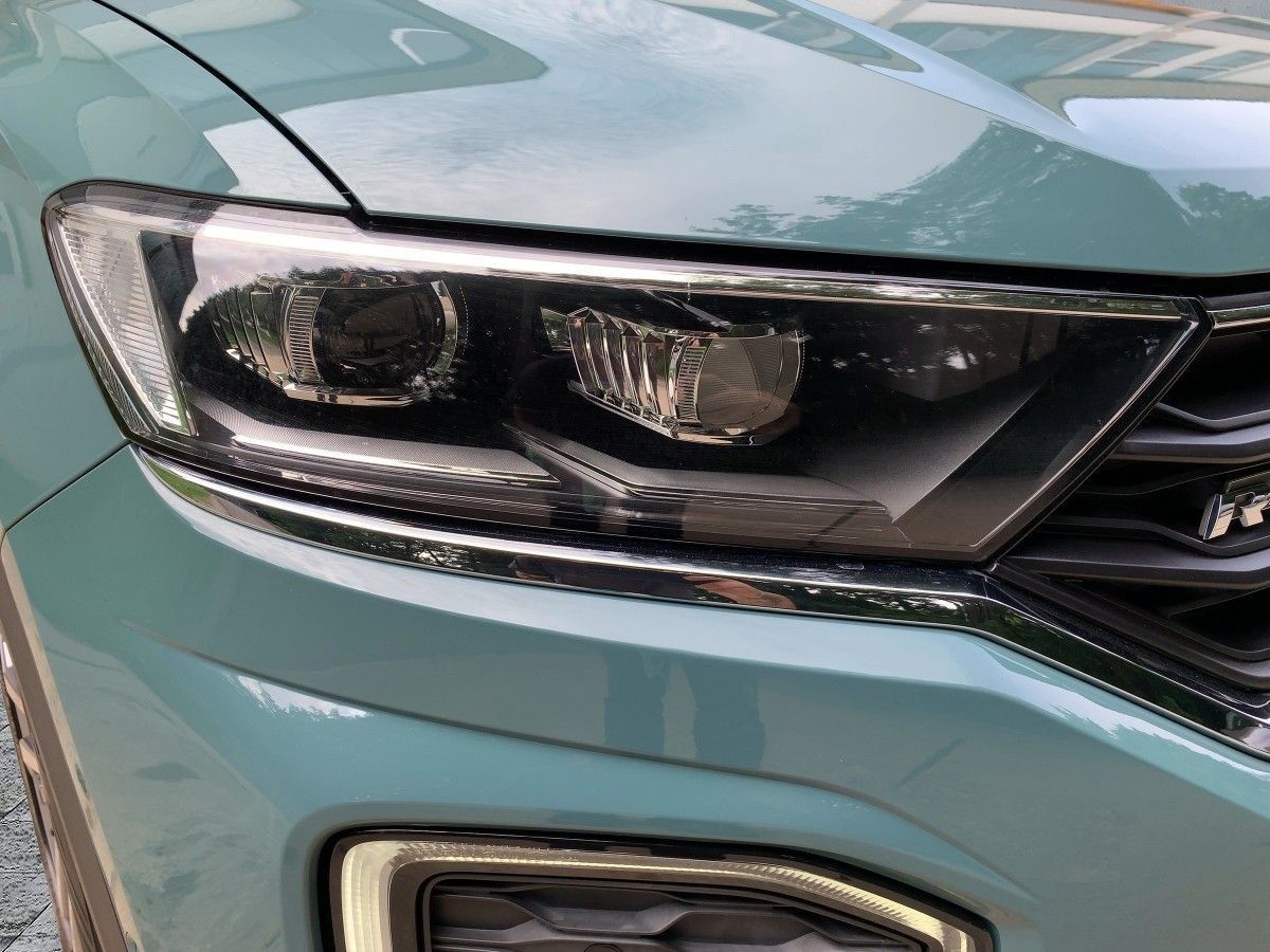 Volkswagen T-Roc 1.5 TSI R-LINE - Samsaru's Car Outlet
