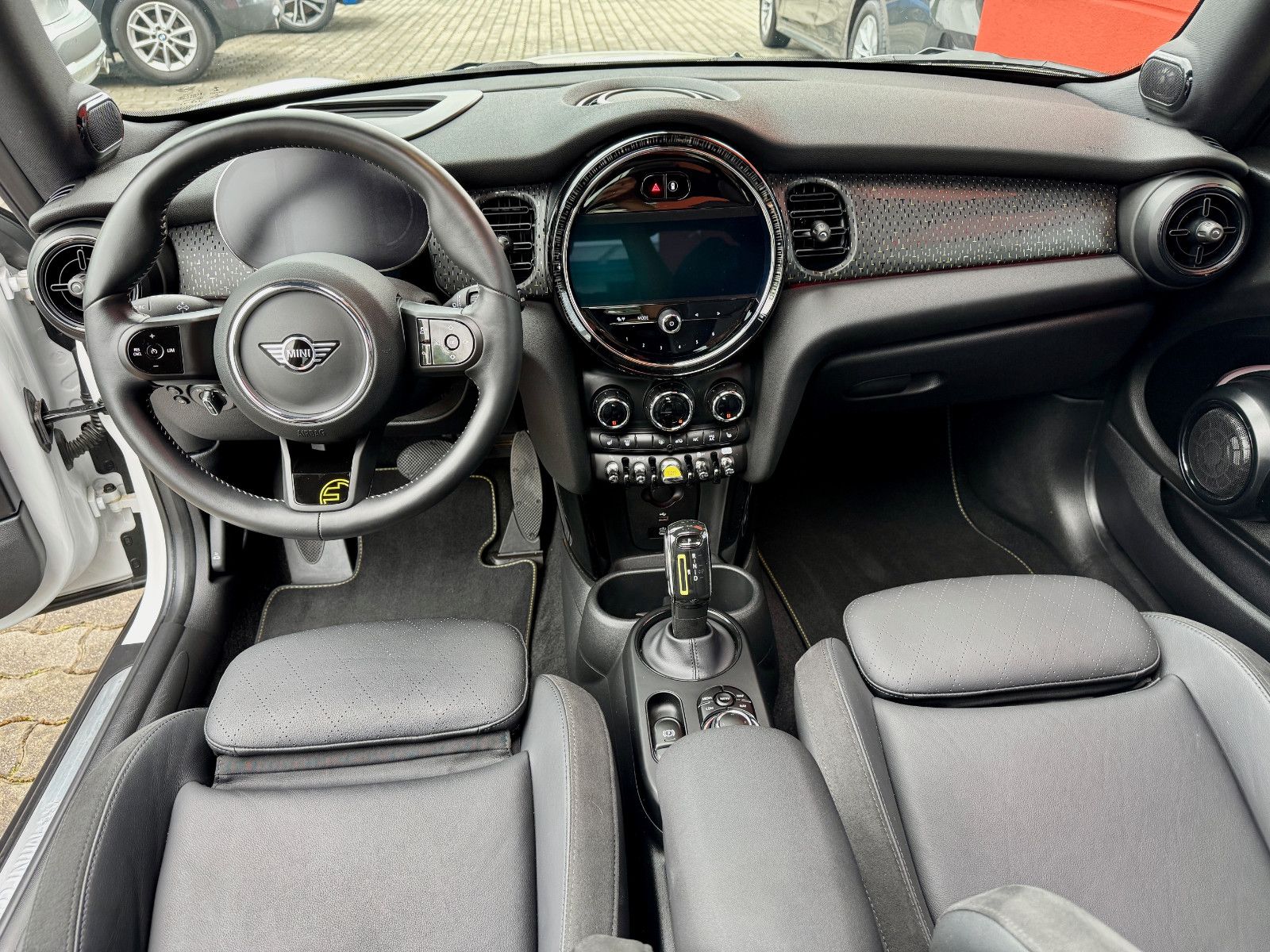 MINI COOPER SE Electric - Samsaru's Car Outlet