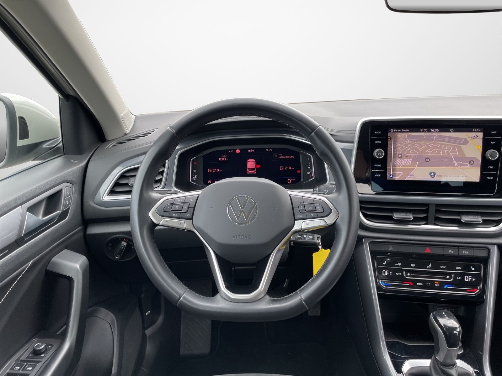 Volkswagen T-Roc 2.0 TDI DSG Style - Samsaru's Car Outlet