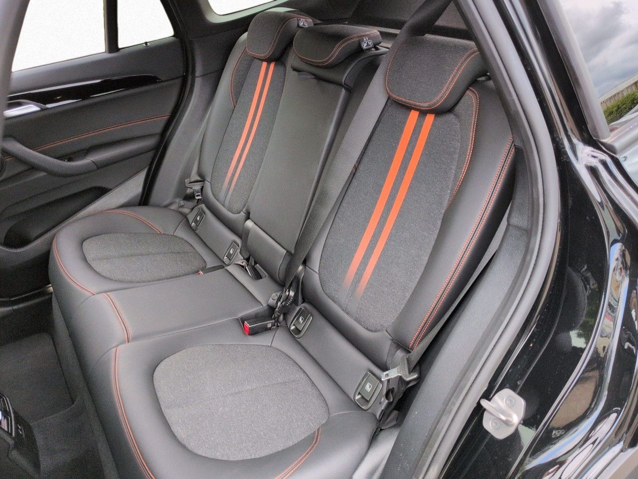 BMW X1 xDr25e Sport Line - Samsaru's Car Outlet