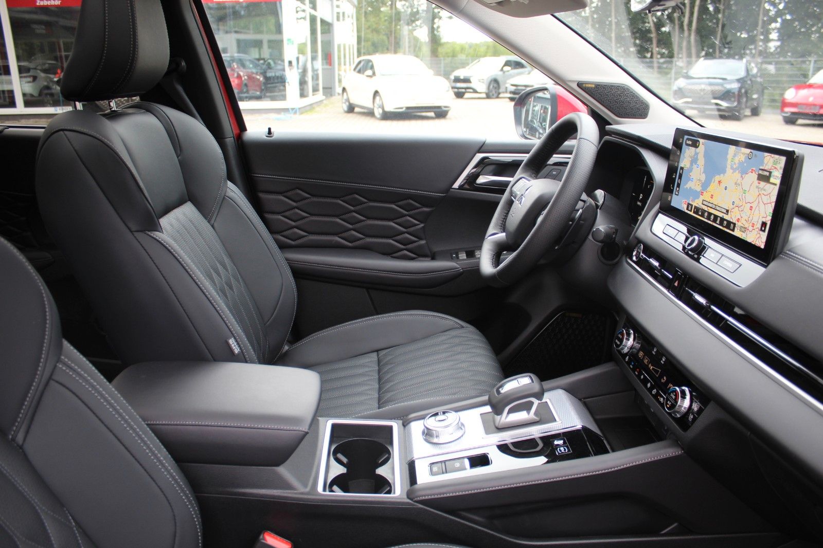 Mitsubishi Plug-in Hybrid Outlander Plug-in Hybrid TOP