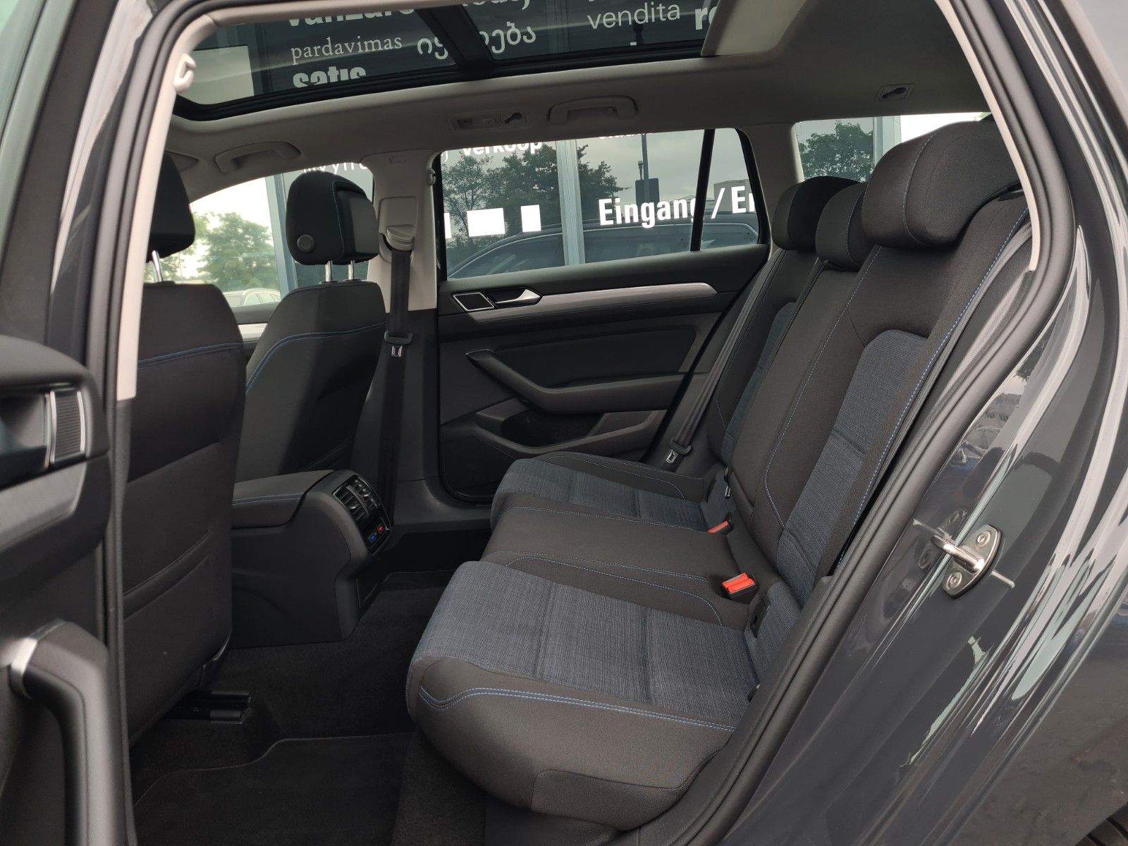 Volkswagen Passat Variant GTE - Samsaru's Car Outlet