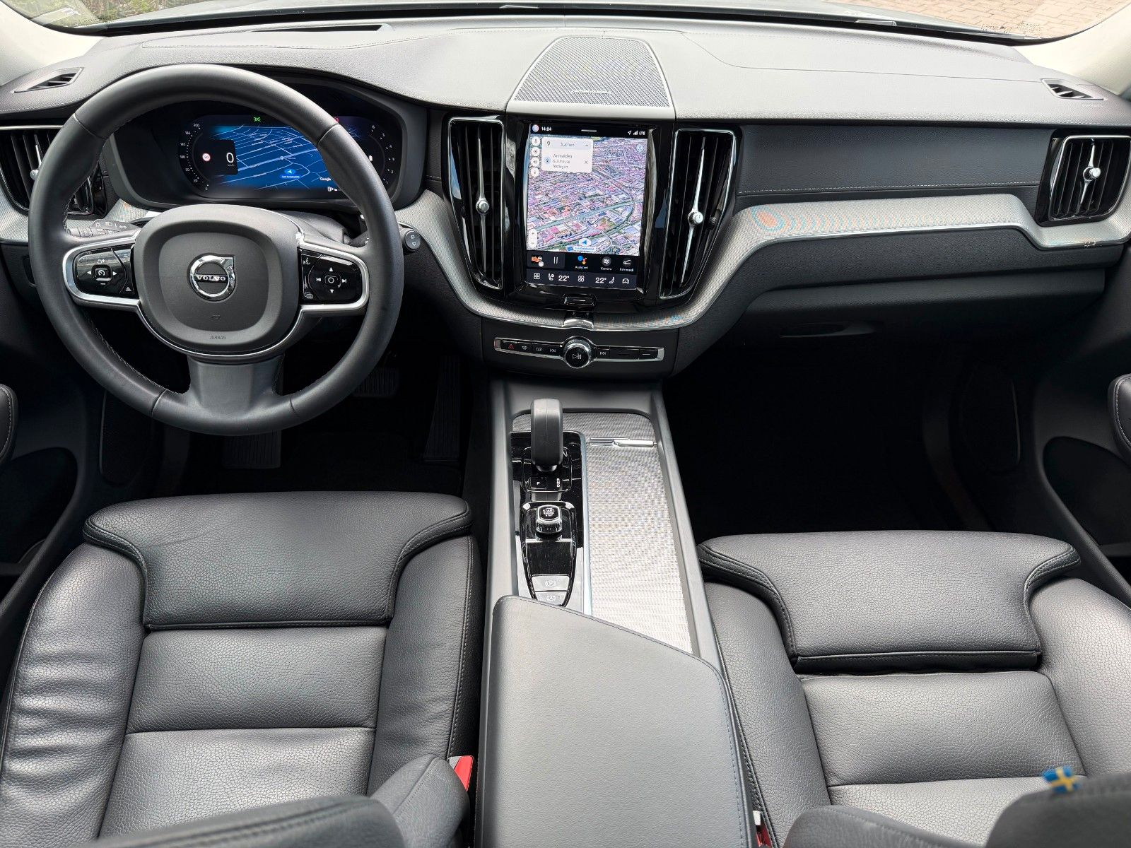 Volvo XC60 B4 AWD ULTIMATE DARK+STANDHZG+AHK+22"+LEDER