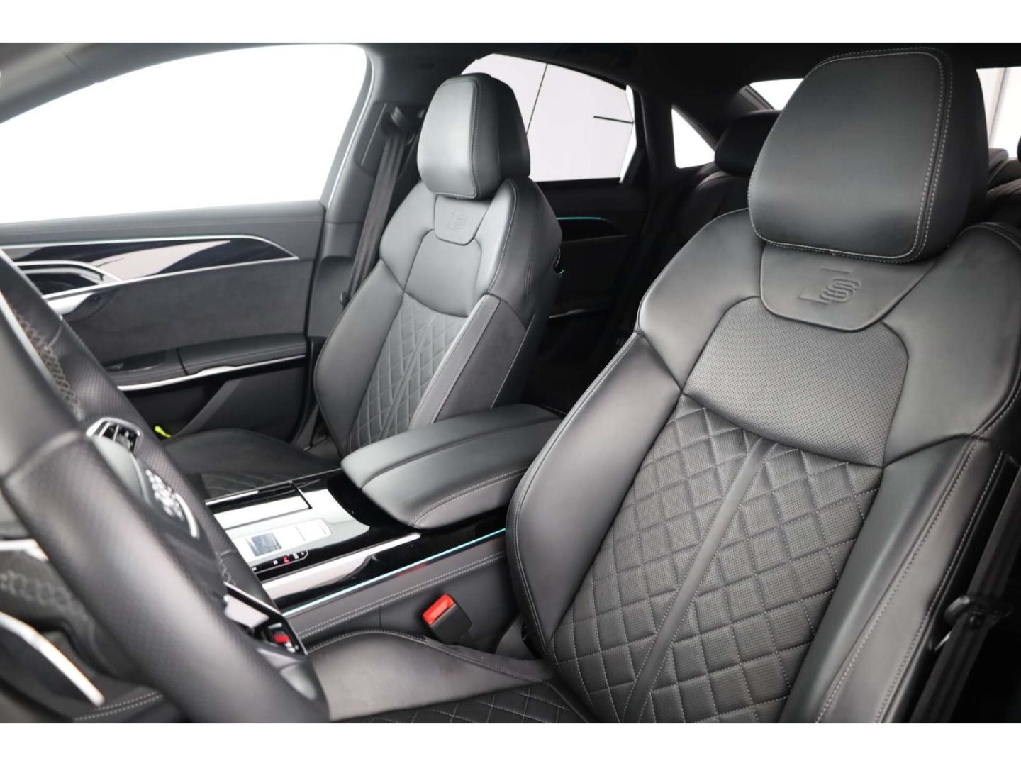 Audi A8 50 TDI S-Line qu AHK/VC/B&O/LED/Head-up/Pano