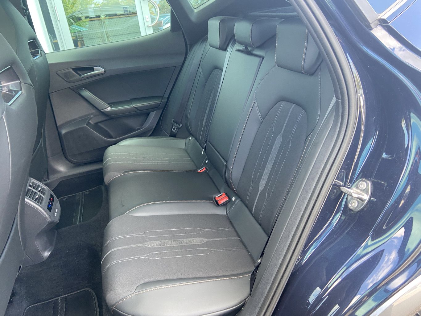 Cupra Formentor 1.4 TSI DSG AHK+PANORAMA+PAKET-XL+19"+