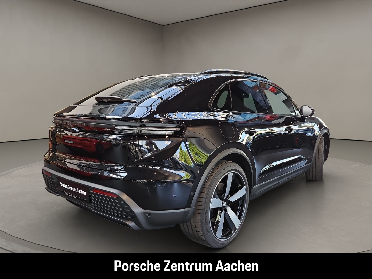 Porsche Macan 4 BOSE Surround View LED-Matrix