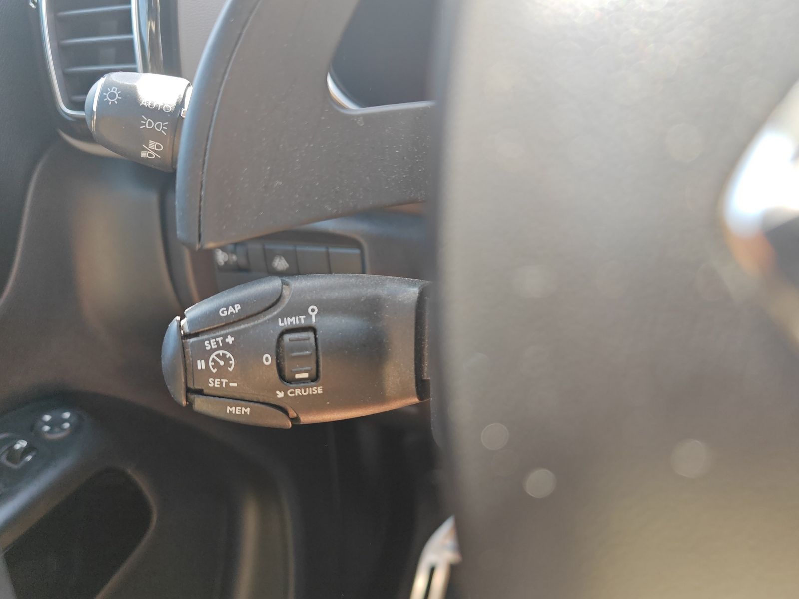 Citroën C5 Aircross PureTech 130 EAT8 SHINE AHK #8428