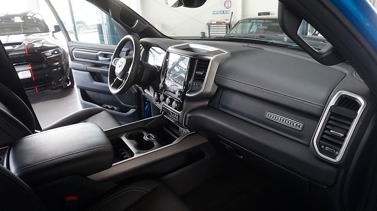 Dodge RAM 1500 HEMI 5.7l Crew-Cab*4x4*Navi*Alu20*AHK