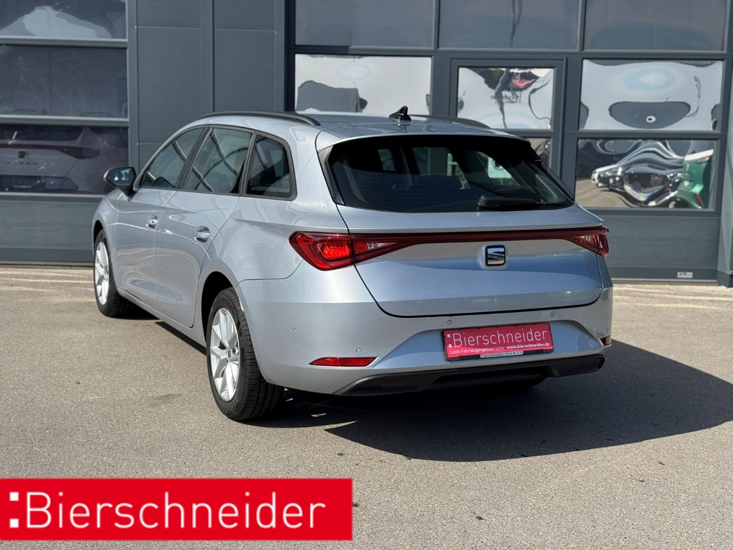 Seat Leon Sportstourer 2.0 TDI DSG Style - Samsaru's Car Outlet