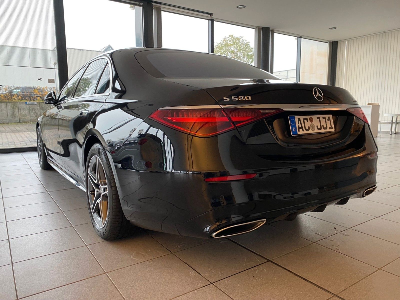 Mercedes-Benz S 580 4M L AMG Line - Samsaru's Car Outlet