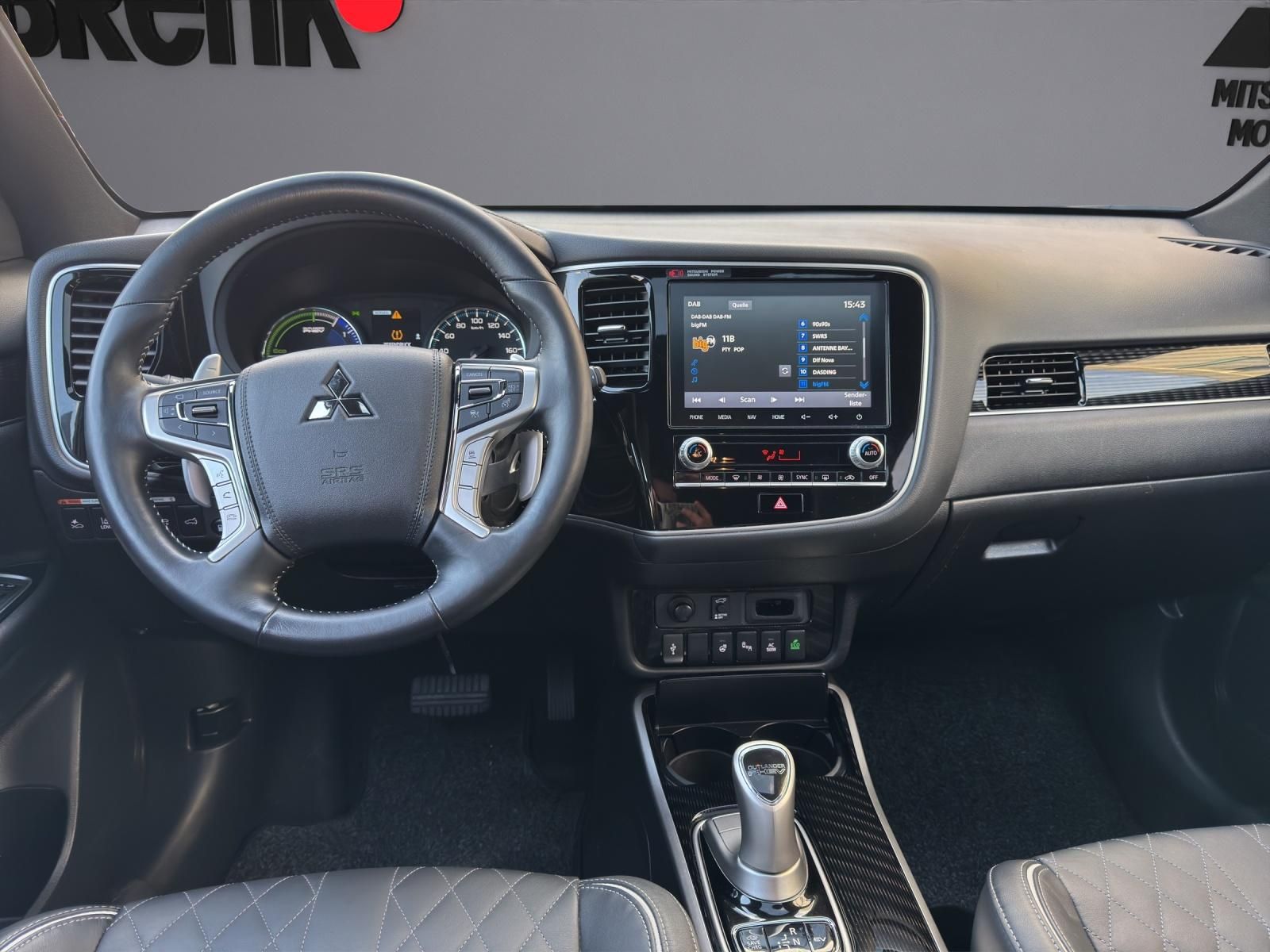 Mitsubishi Outlander 2.4 4WD Plug-In Hybrid Top *Navi*