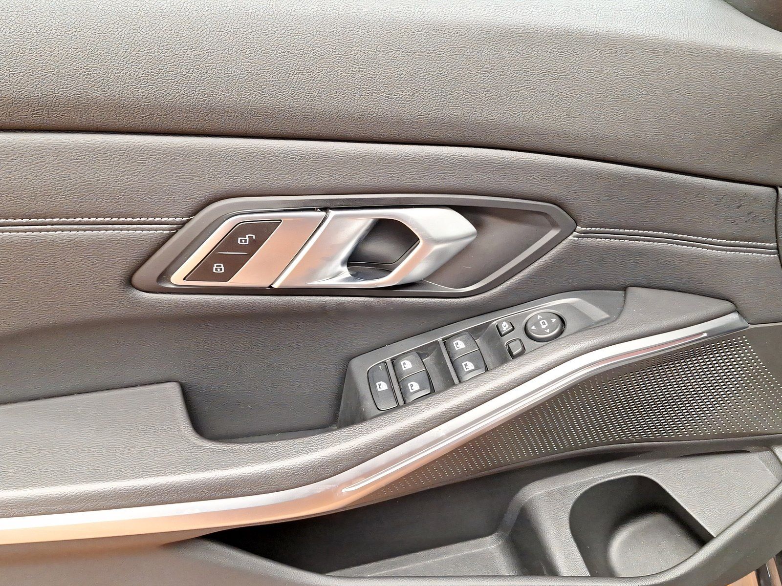 BMW 320d xDrive Limousine Sport Line - Samsaru's Car Outlet