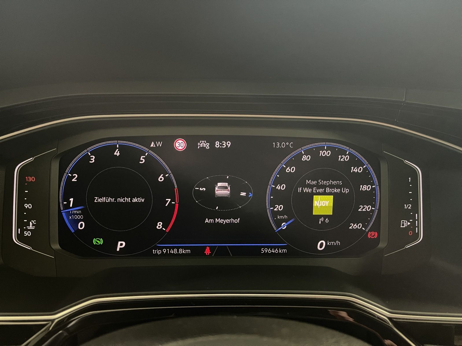 Volkswagen Taigo 1.5 TSI R-Line DSG - Samsaru's Car Outlet