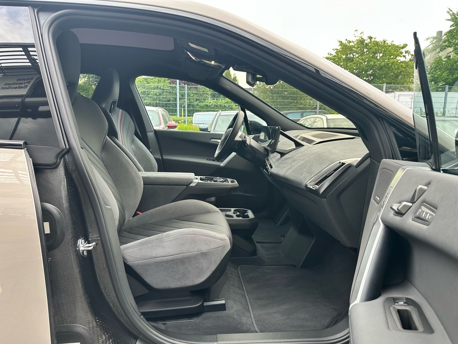 BMW iX M70 //Pano Stop&Go Leas.ab EUR 999,-inkl.