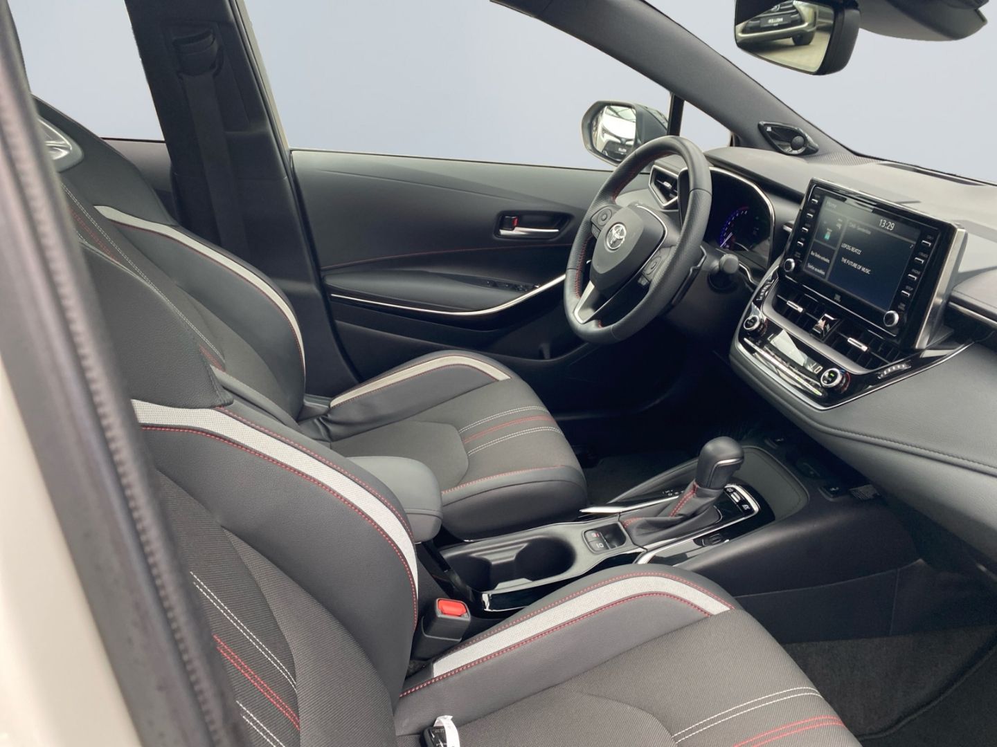 Toyota Corolla 2.0 Hybrid TS GR Sport - Samsaru's Car Outlet