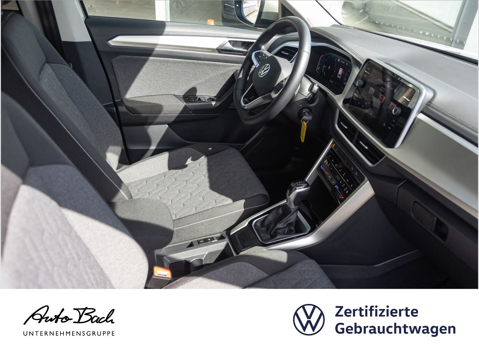 Volkswagen T-Roc 1.5 TSI MOVE DSG - Samsaru's Car Outlet