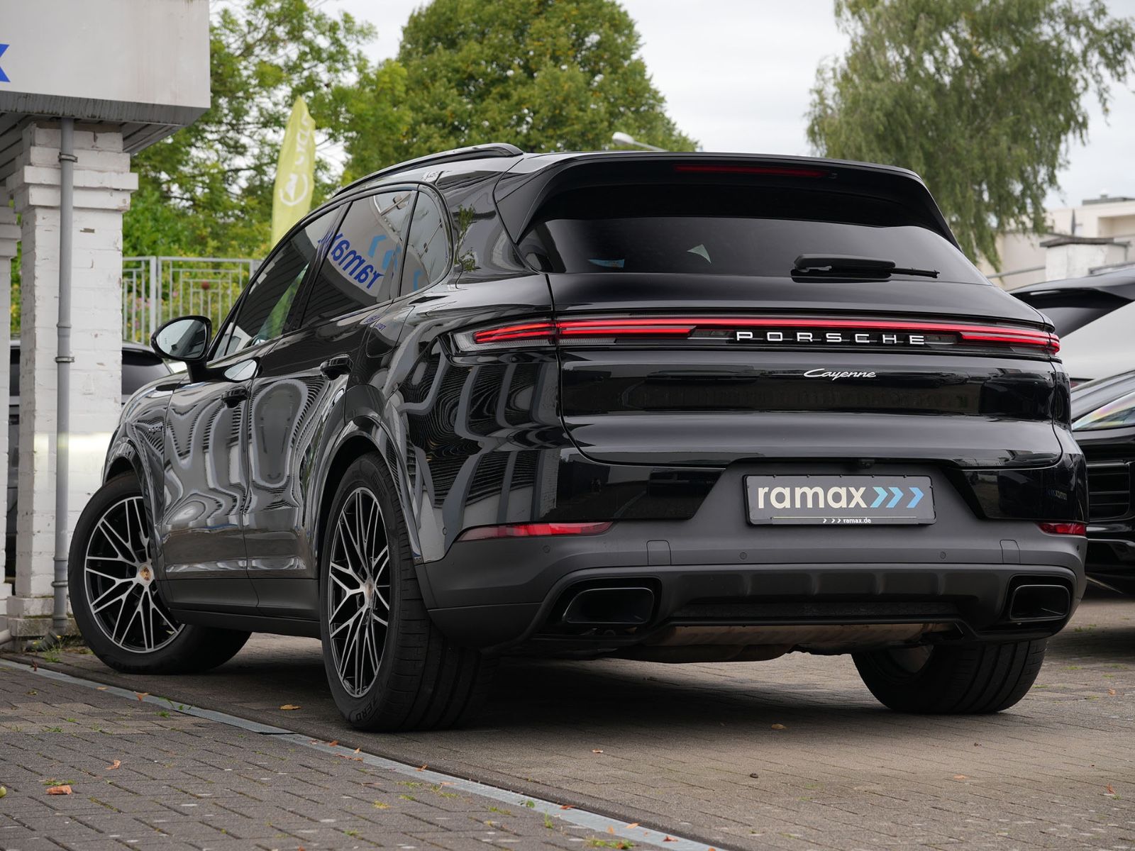 Porsche E-Hybrid MY24-INNODRIVE-ACC-LUFTF.-PANO-BOSE-RS