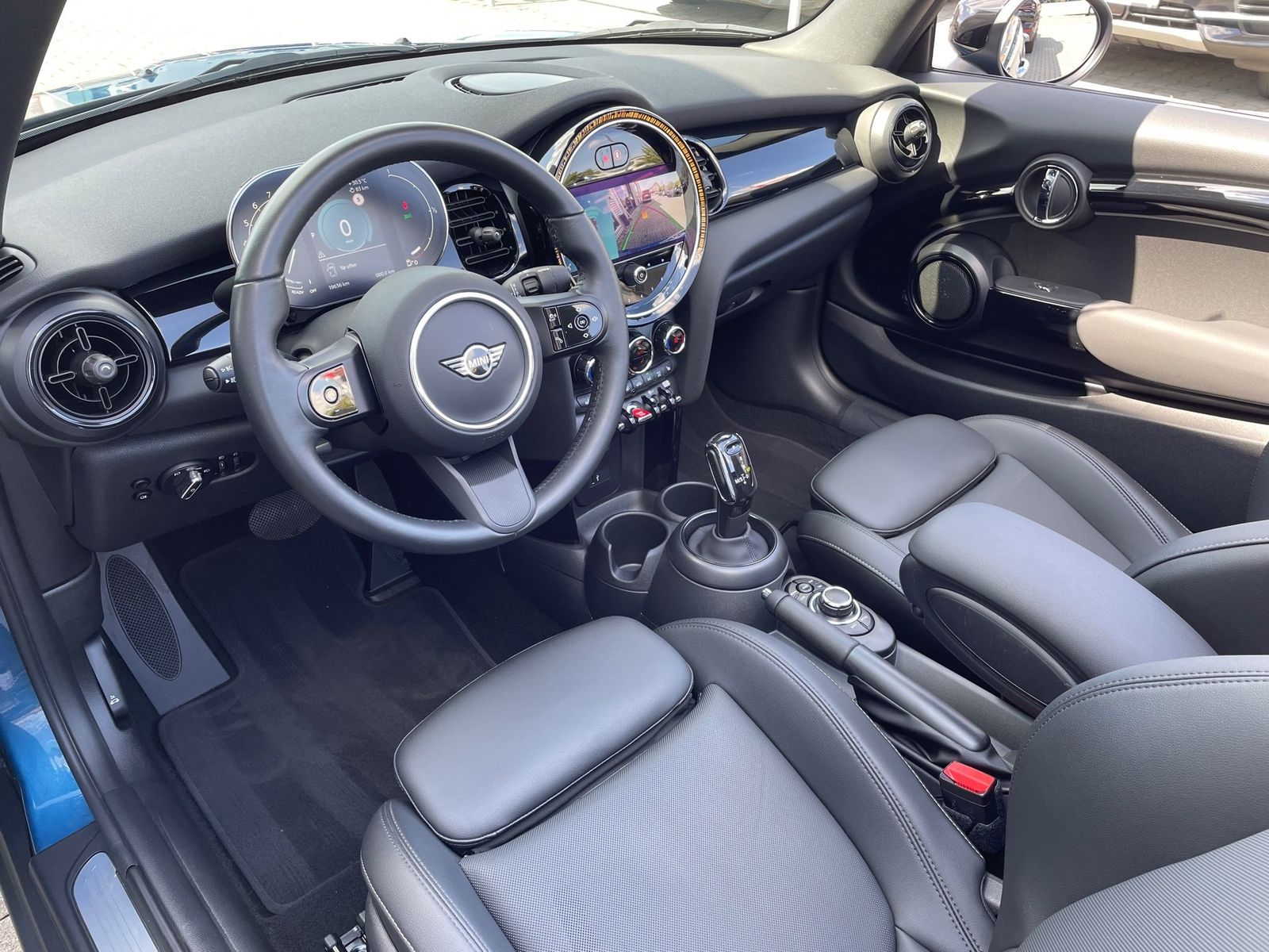MINI Cooper - Samsaru's Car Outlet
