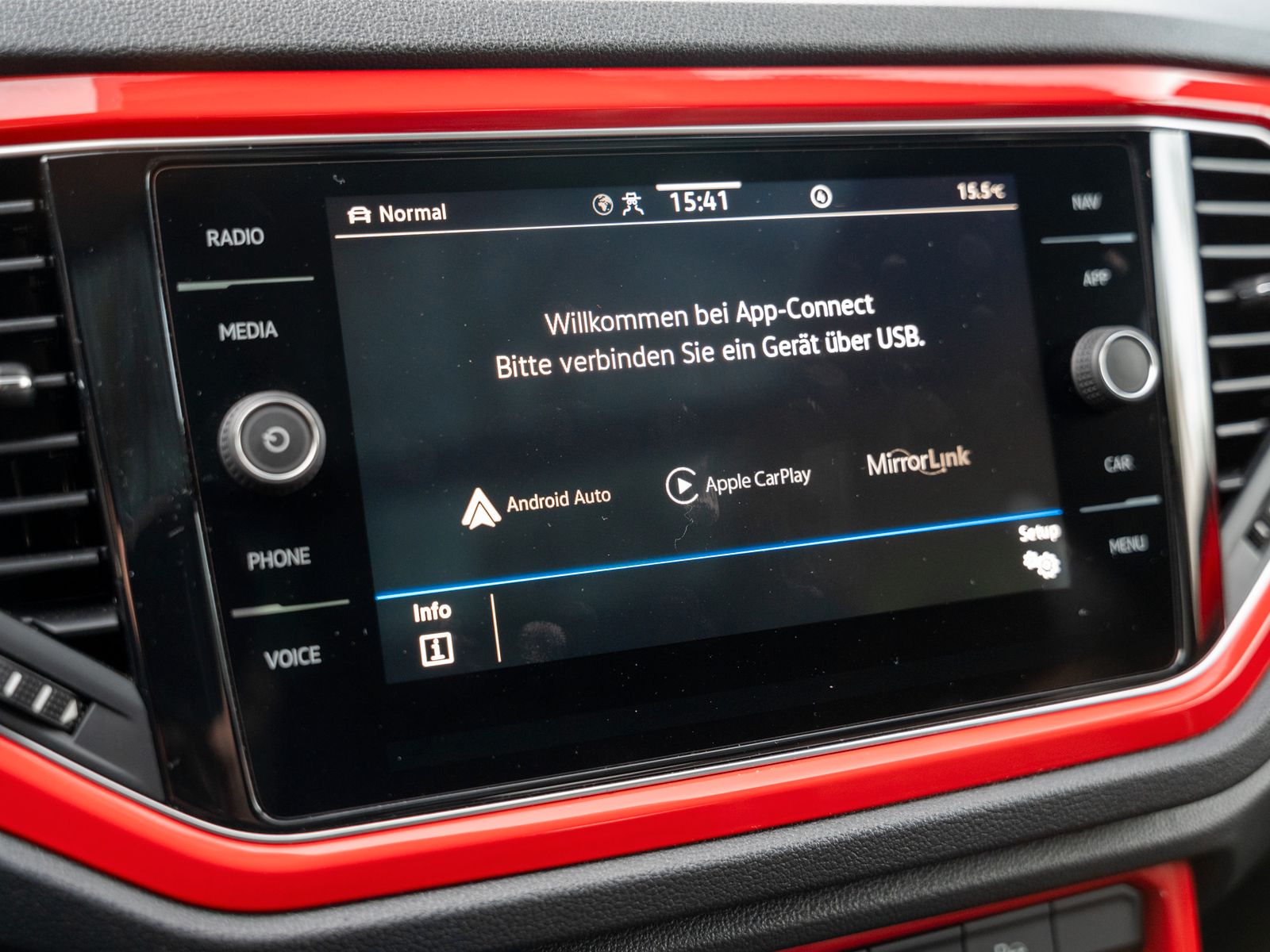 Volkswagen T-ROC Sport 1.5 TSI - Samsaru's Car Outlet