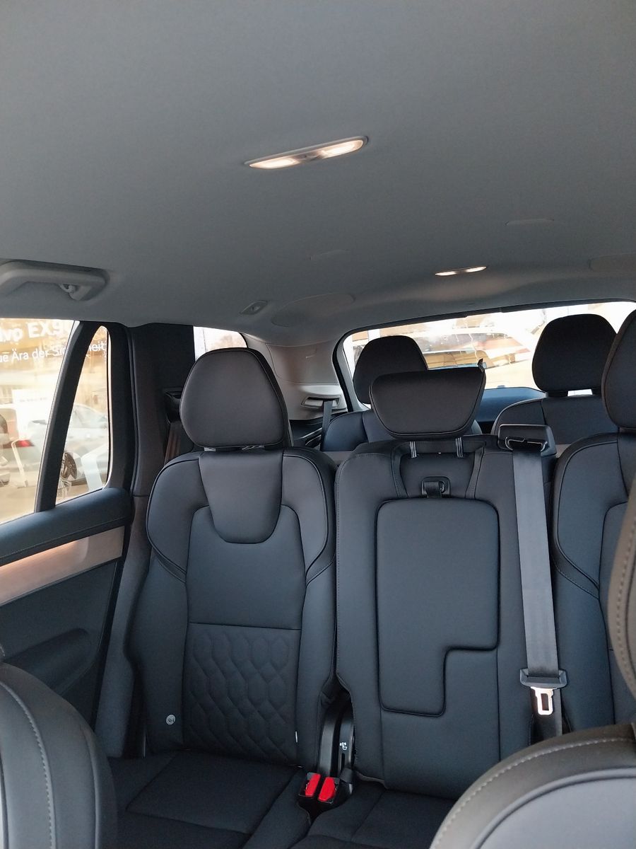 Volvo XC90 Plus Bright Recharge Plug-In Hybrid AWD