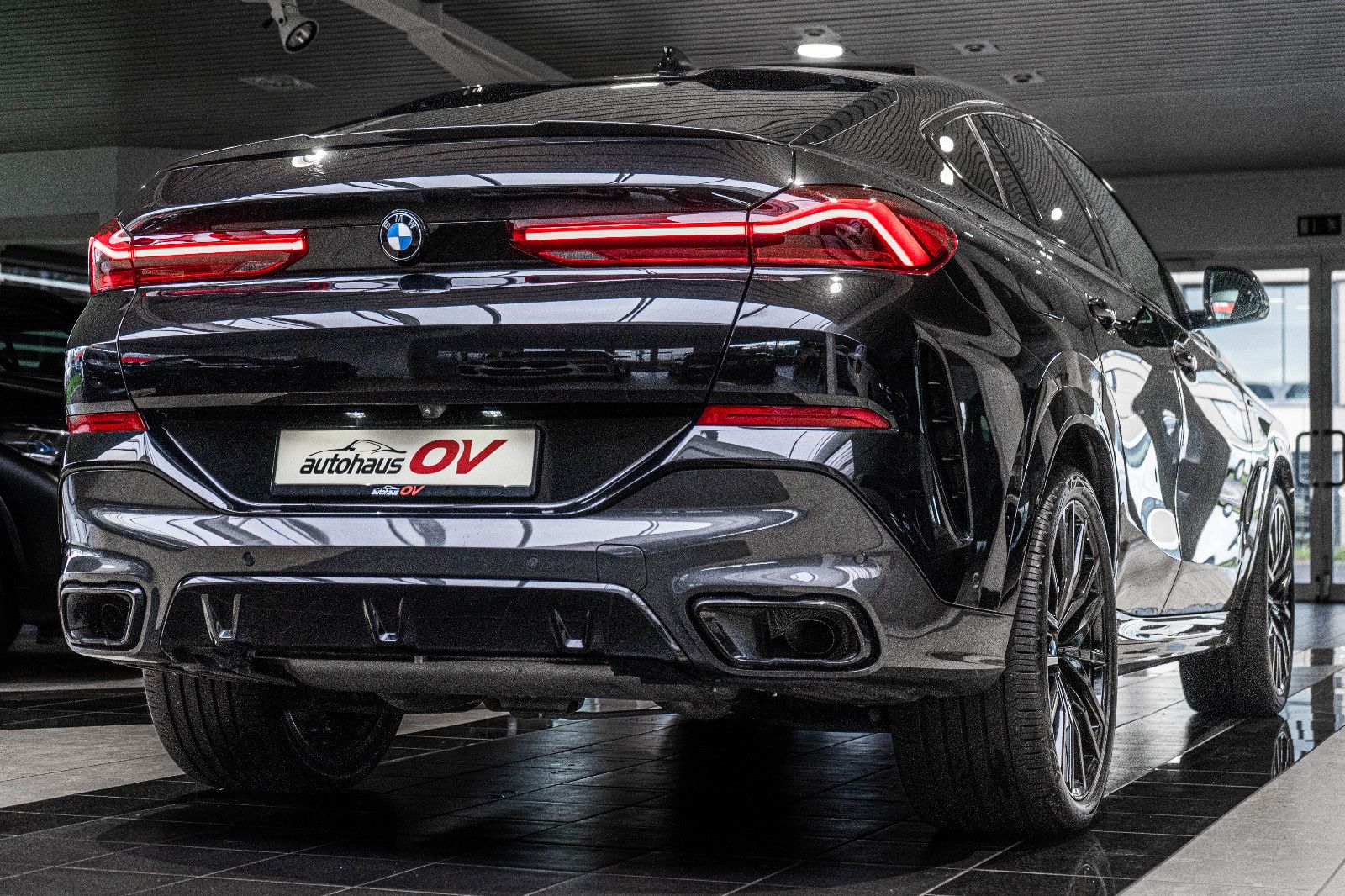 BMW X6 40xd M Sport*3xTV*Carbon*Massage*ACC*PanoSKY*