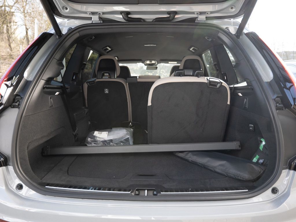 Volvo XC90 T8 Plus Dark Recharge AWD 7-SITZER FACEL.