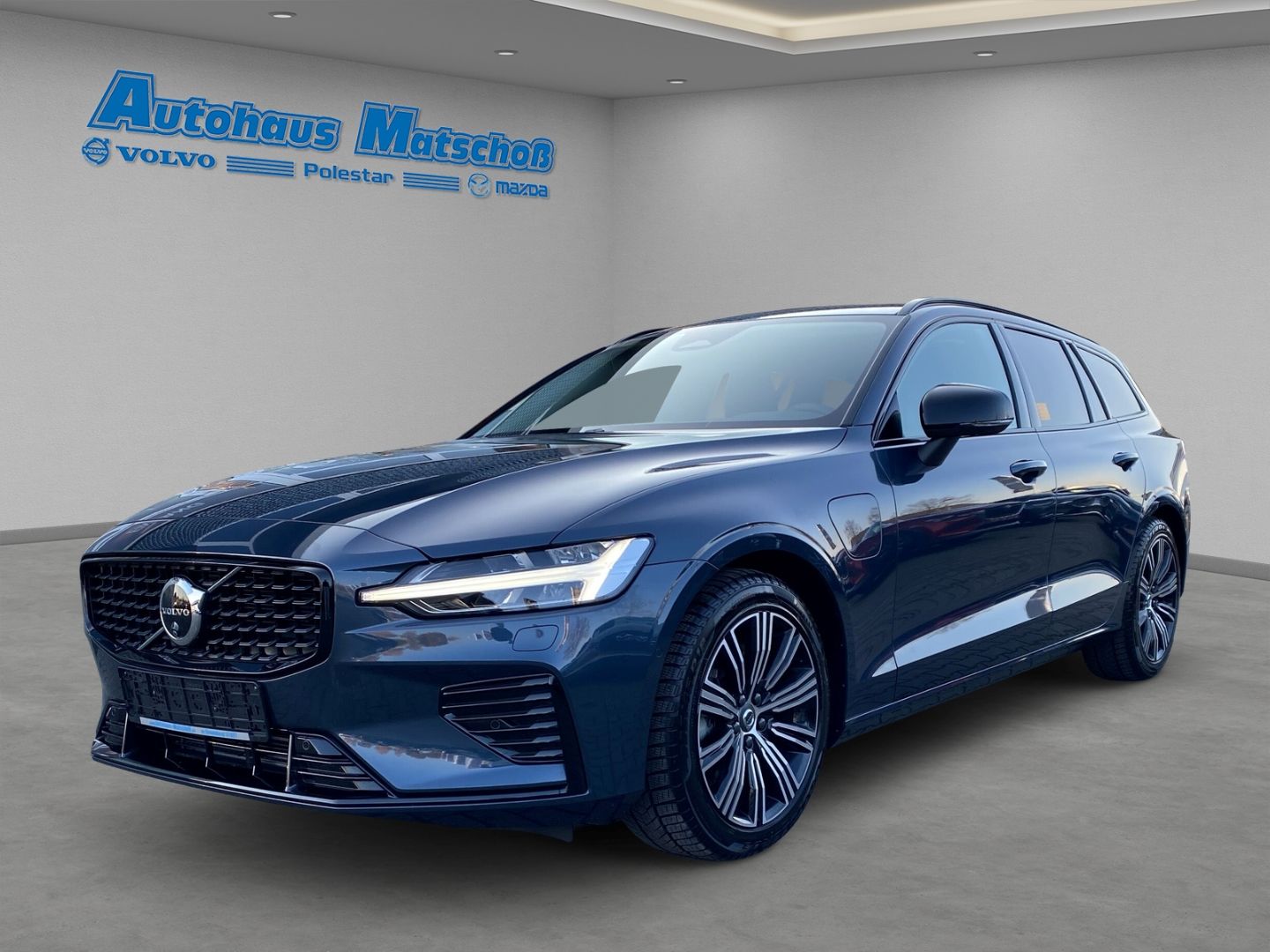 Volvo V60 T6 AWD Ultra Dark Recharge B&W HUD Pano-Dach