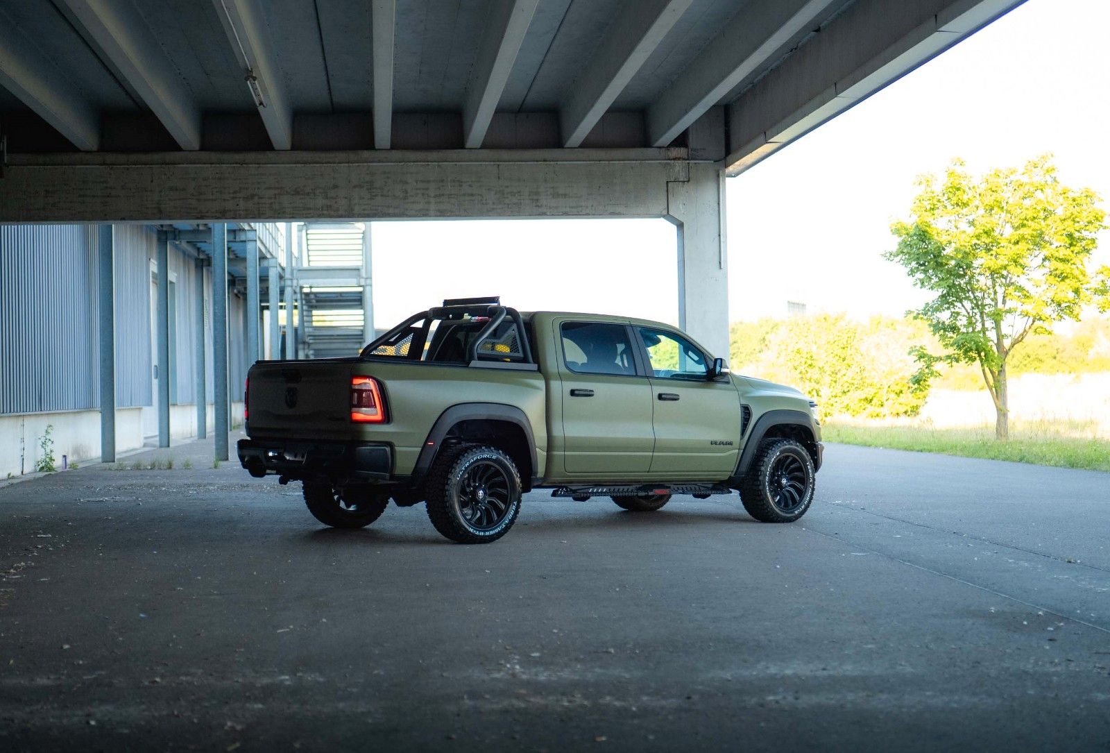 Dodge RAM 5.7 V8 HEMI 4x4 LARAMIE OFFROAD TRX Styling