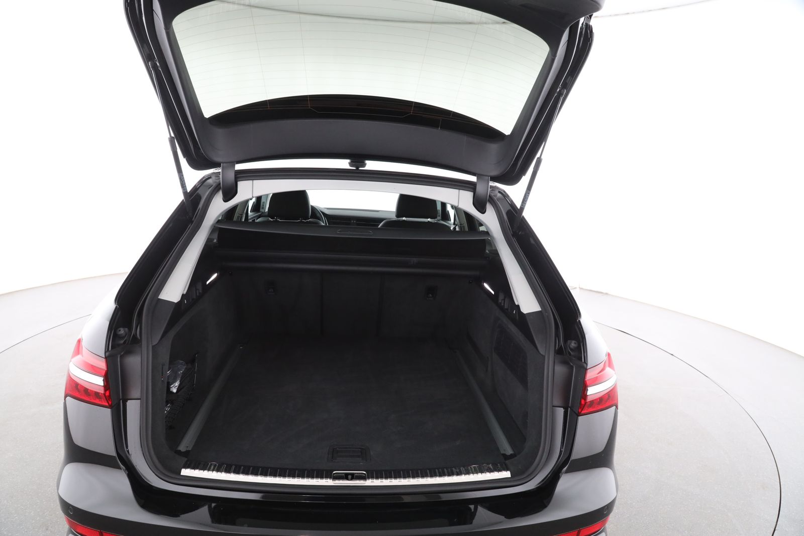 Audi A6 Avant 45 TFSI quattro S tronic S line 8-fach