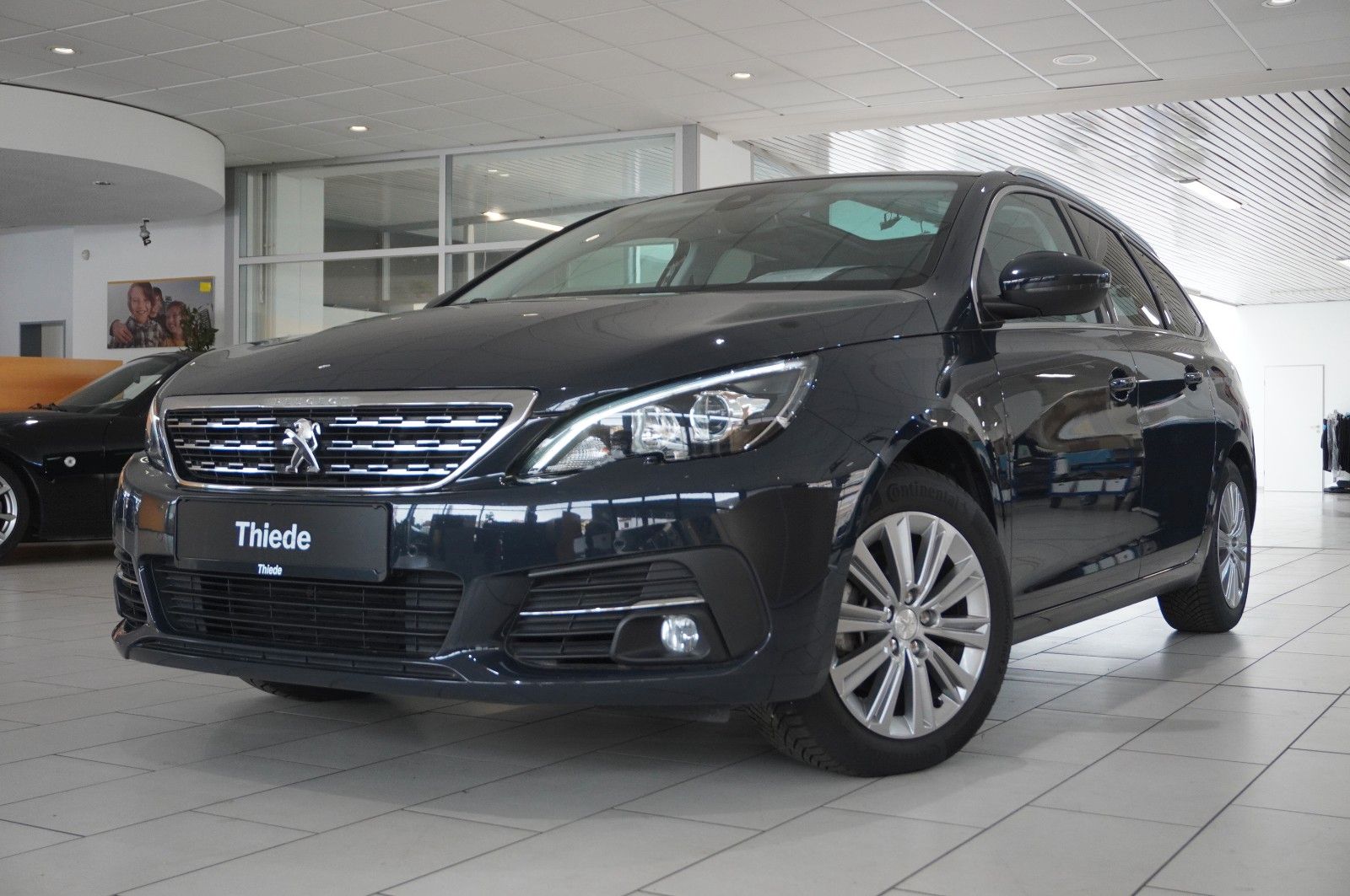 Peugeot 308 SW 1.5D ALLURE - Samsaru's Car Outlet