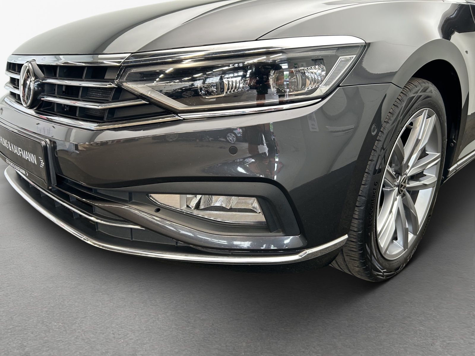 Volkswagen Passat Variant Elegance 2.0 TDI *AHK*NAVI*PANO*E