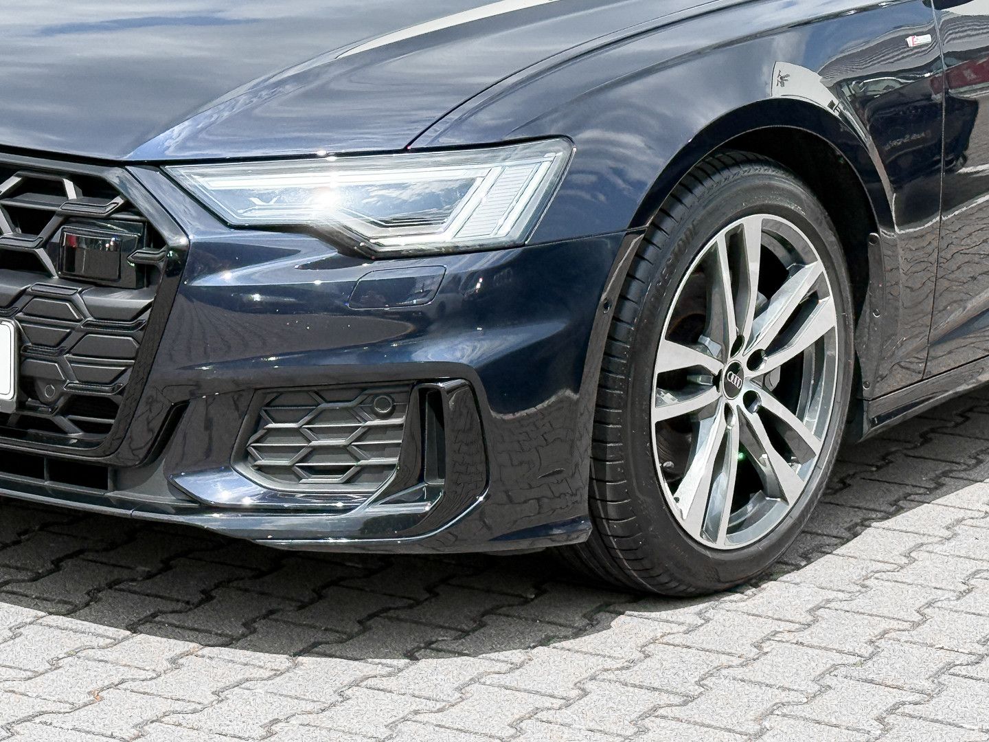 Audi A6 Avant 40 TDI S line - Samsaru's Car Outlet