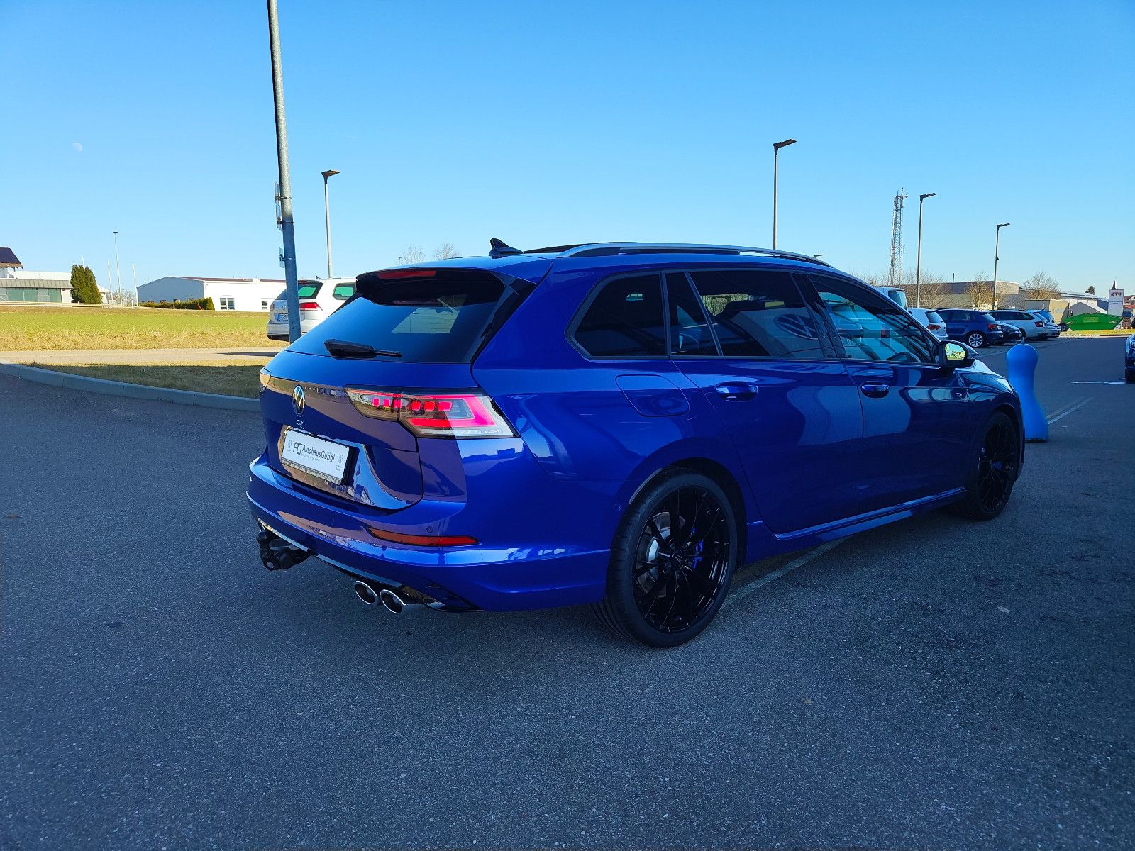 Volkswagen Golf R Variant 2.0 TSI 333 PS 4M/AHK/DCC/ASG2030