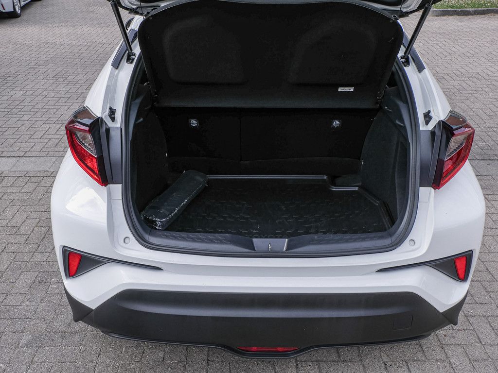 Toyota C-HR HYBRID Flow - Samsaru's Car Outlet