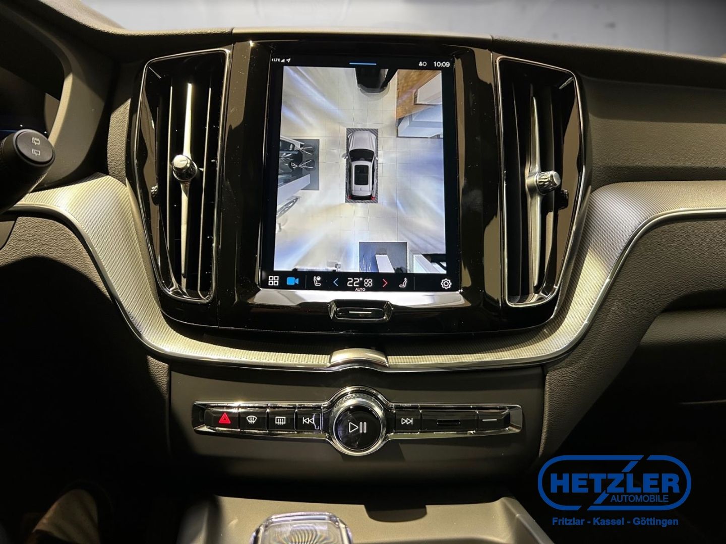 Volvo XC60 Plus Black Edition Recharge Plug-In Hybrid