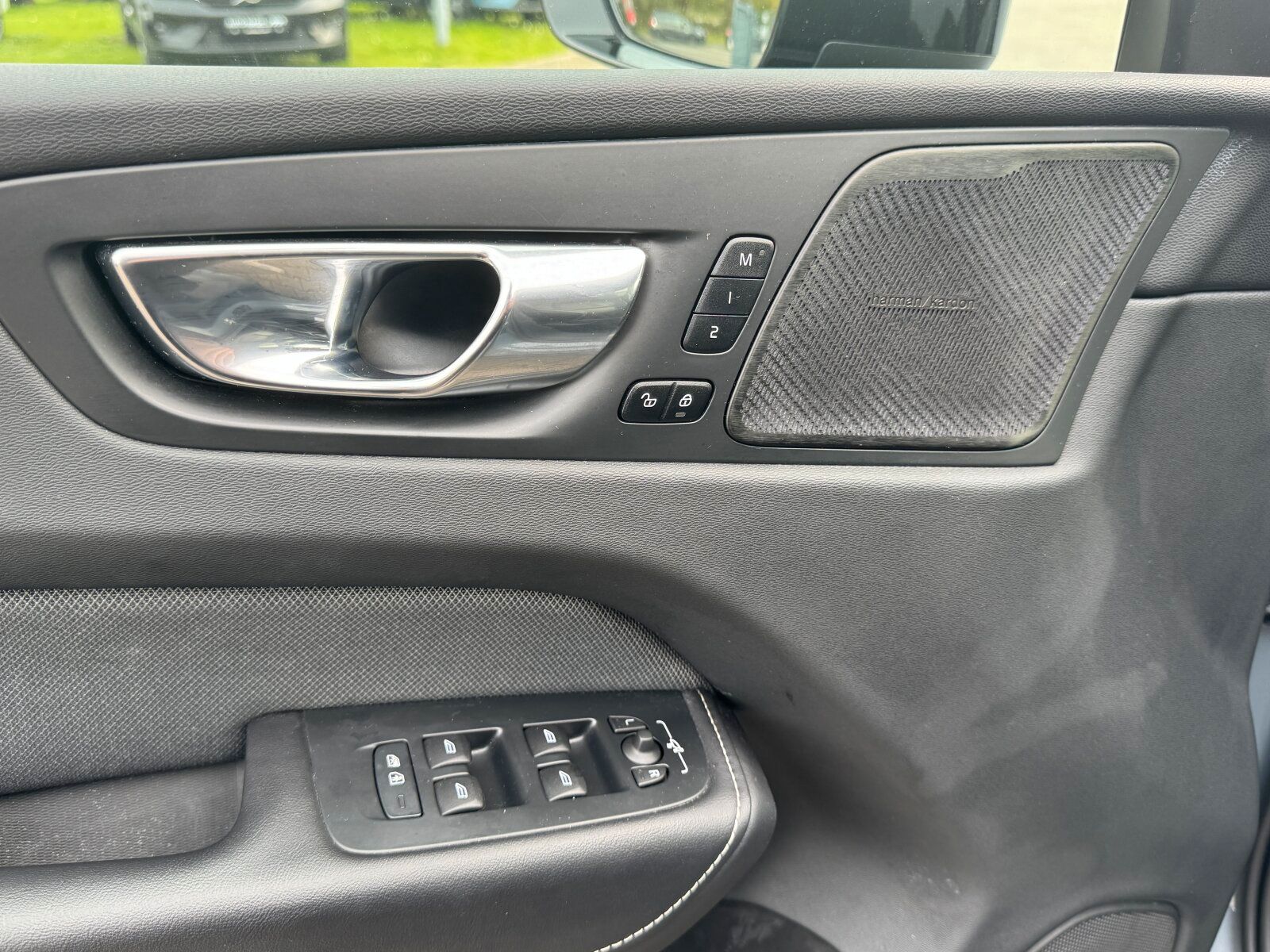 Volvo XC60 B4 AWD Plus Dark Keyless-Start/Autom./Klima