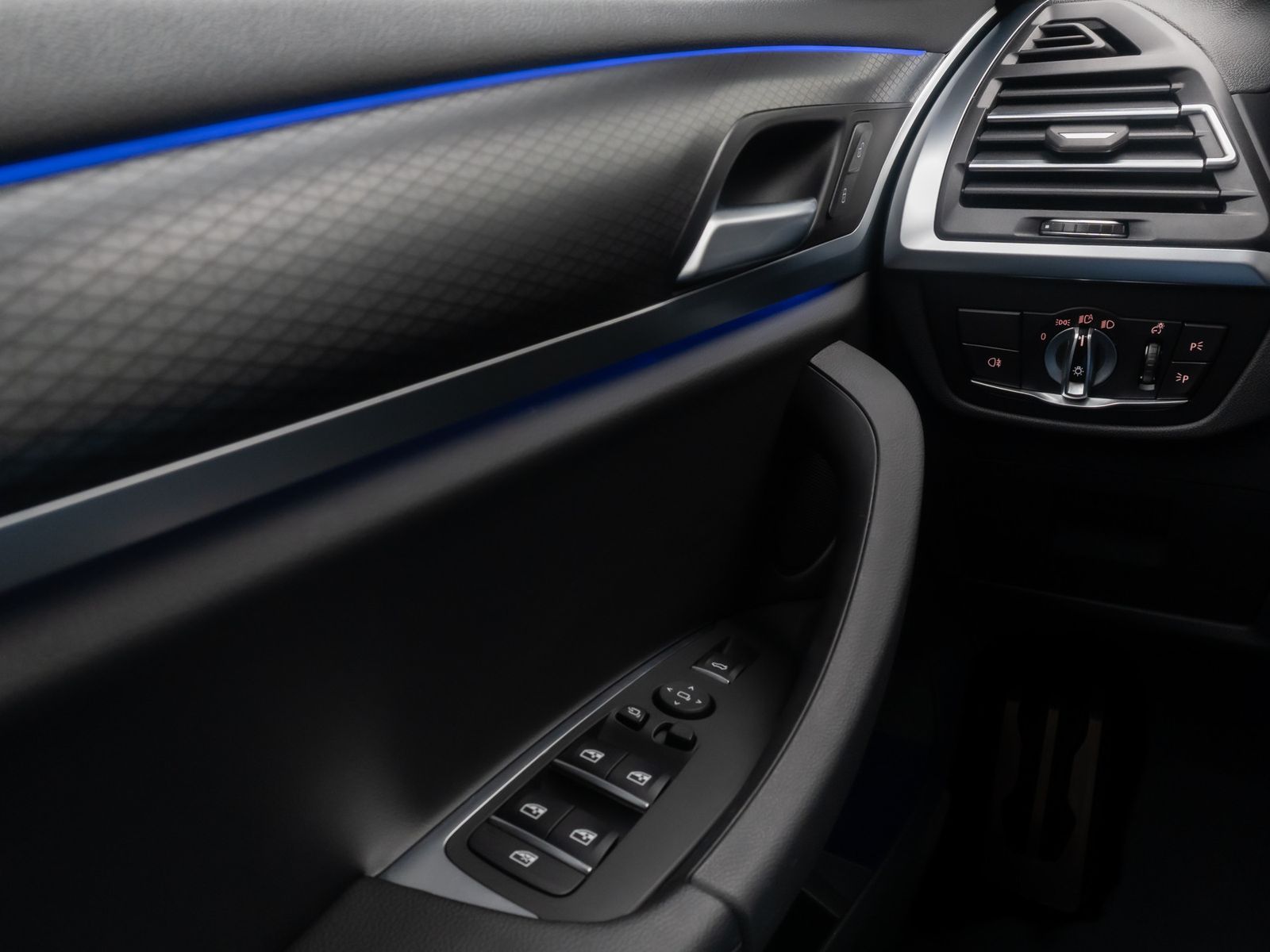 BMW X3 xD30d M Sport 360° DAB AHK Lenkradheizung 19"