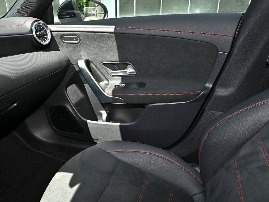 Mercedes-Benz CLA 250 SB 4M AMG Sport Premium - Samsaru's Car Outlet