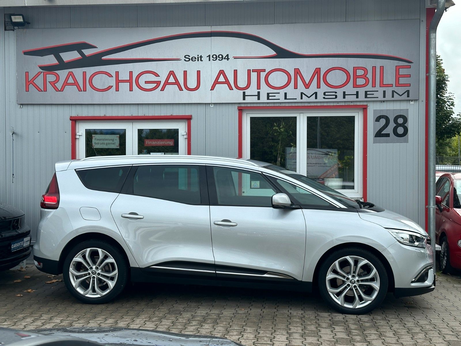 Renault Grand Scenic 160 EDC - Samsaru's Car Outlet