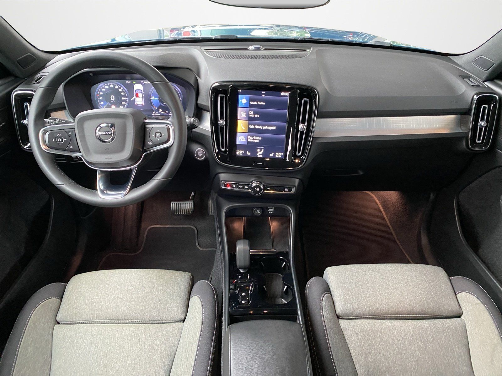 Volvo XC40 Twin Engine Plus Dark AHK