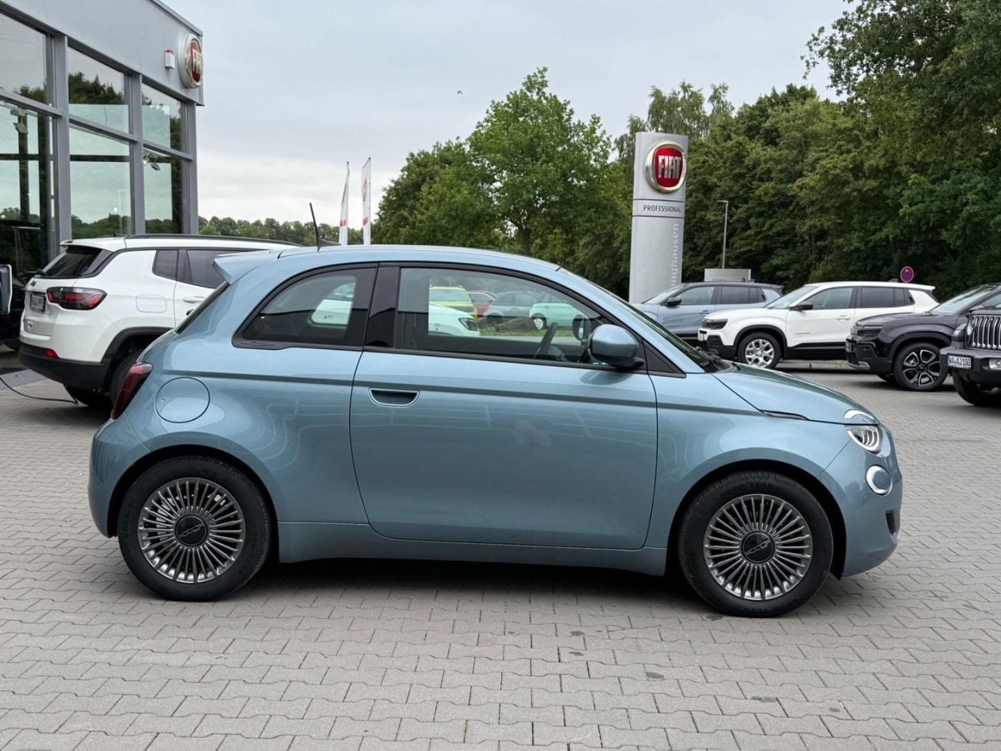 Fiat 500 Icon - Samsaru's Car Outlet