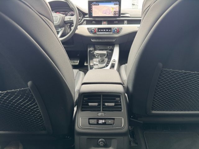 Audi A4 Avant 40 TFSI qu S-LINE - Samsaru's Car Outlet