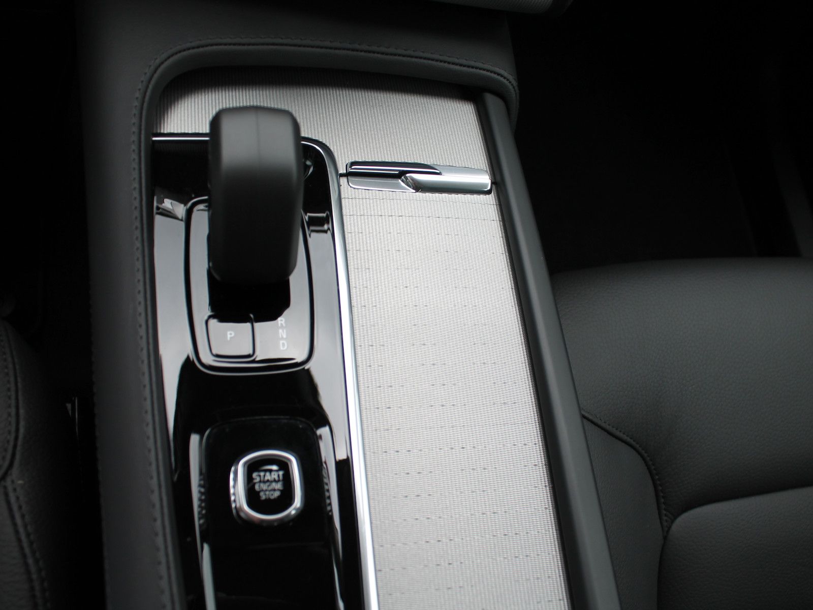 Volvo XC90 Core AWD - Samsaru's Car Outlet