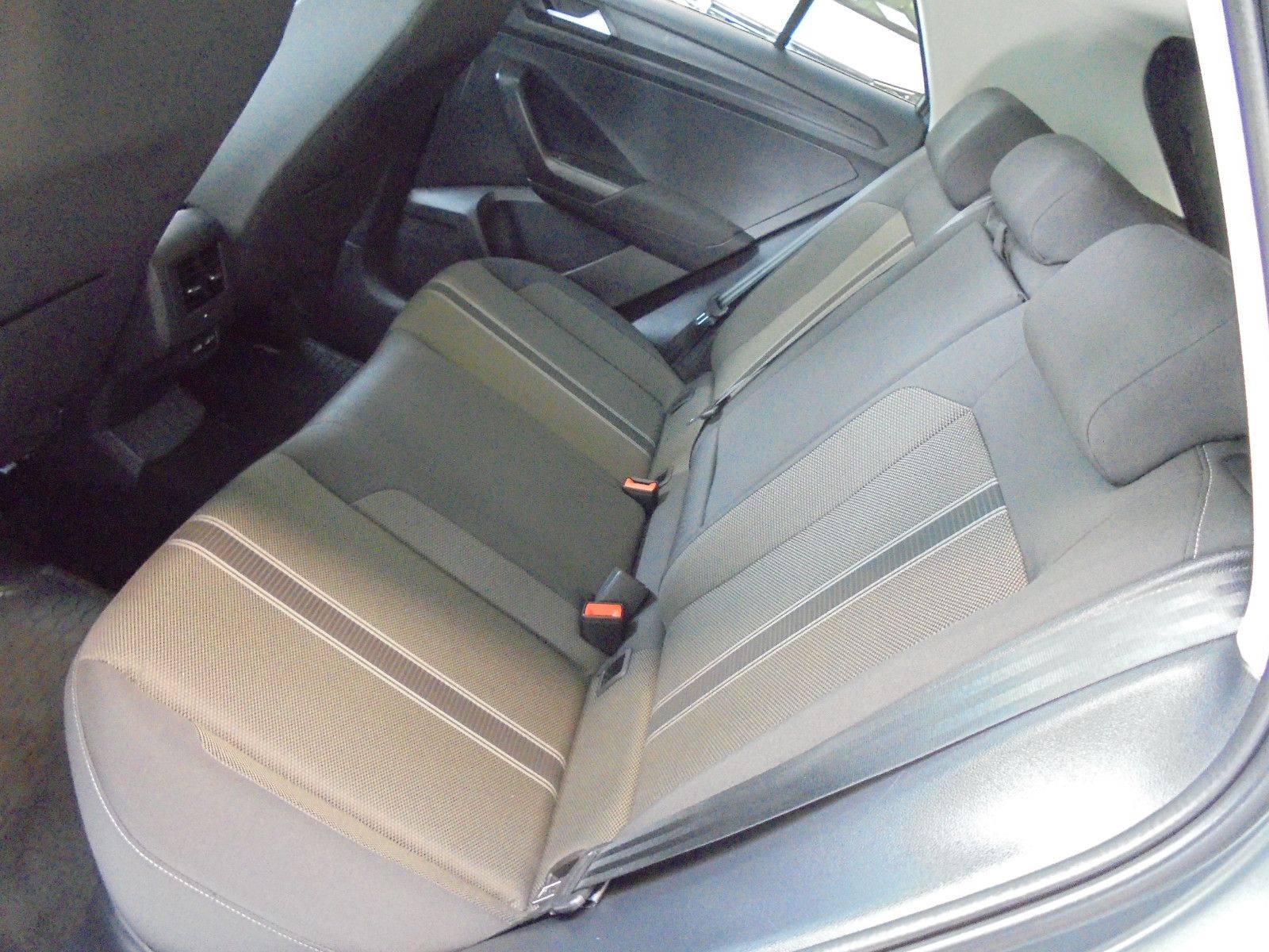 Volkswagen T-Roc Style - Samsaru's Car Outlet