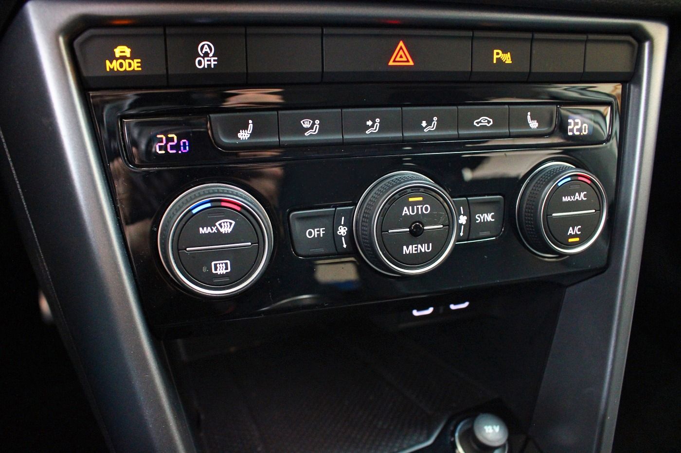 Volkswagen T-Roc 1.5 TSI Active - Samsaru's Car Outlet