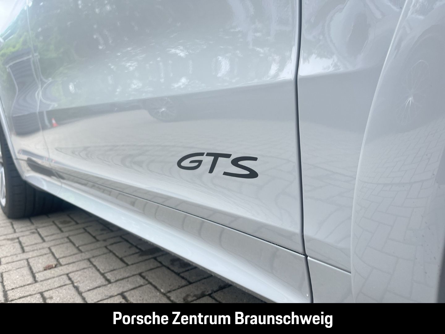 Porsche Cayenne GTS Coupe InnoDrive HA-Lenkung Head-Up