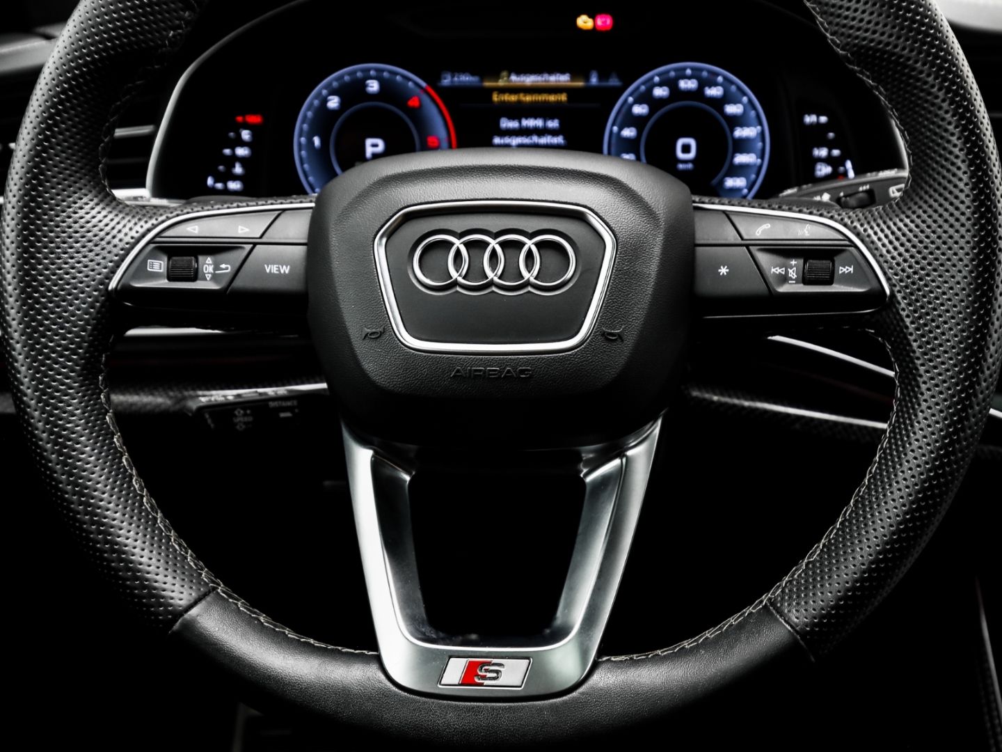 Audi Q8 50 TDI S line competition plus Pano AHK
