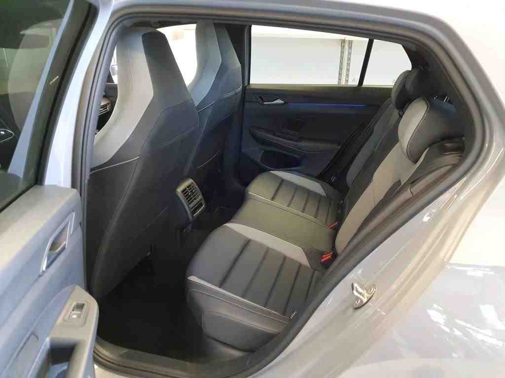 Volkswagen Golf VIII GTD 2.0TDI DSG Navi Matrix HuD Panoram