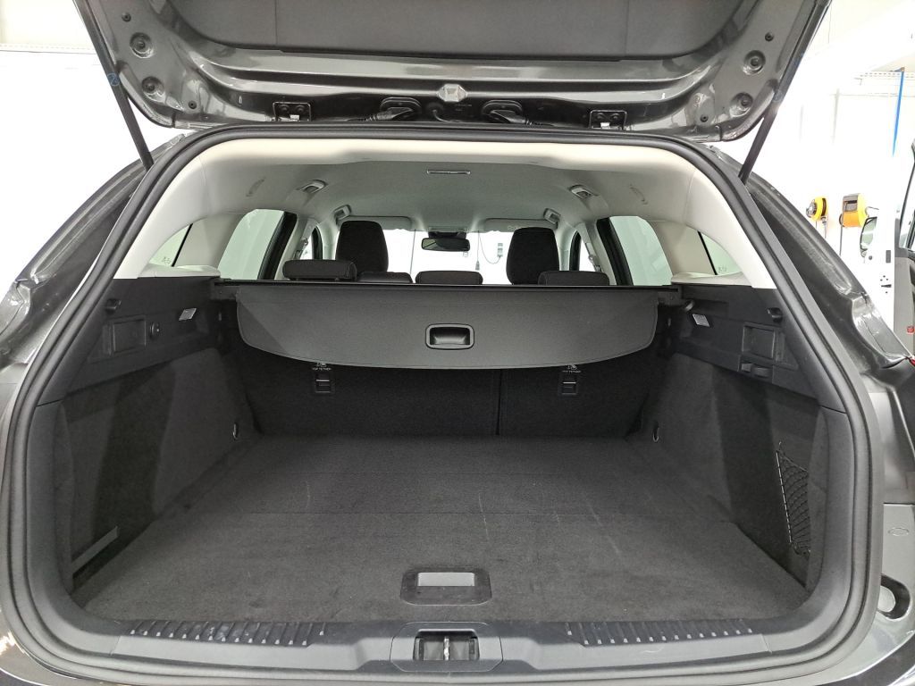 Ford Focus Turnier 1.5 Aut. TITANIUM NAVI RFK LED SHZ