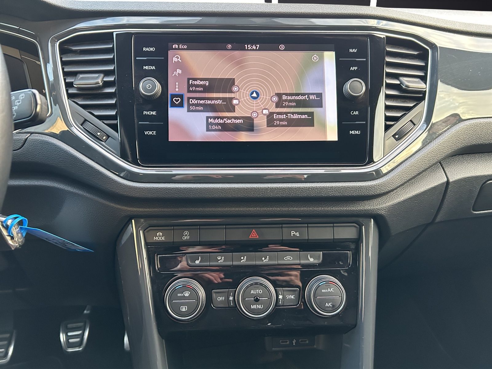 Volkswagen T-Roc TSI Sport R-Line - Samsaru's Car Outlet